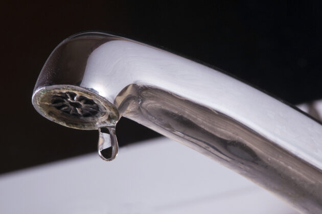 4 Signs There’s Something Wrong With Your Tap Water